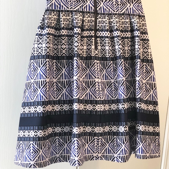 NWOT Vince Camuto Dress Size: Medium Blues and White - Picture 8 of 12